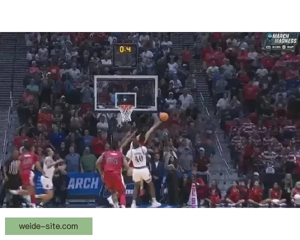 疯狂三月穆林斯超远三分准绝杀 康大逆转杜克挺进四强