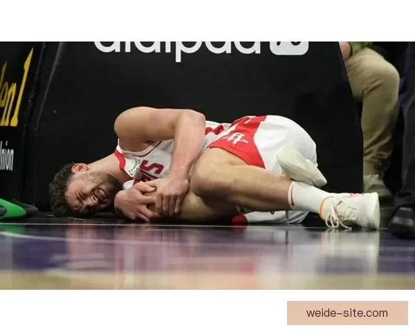 勇士官方确认波斯特脚部受伤离场 本场比赛不再回归 勇士官方确认波斯特脚部受伤离场 本场比赛不再回归