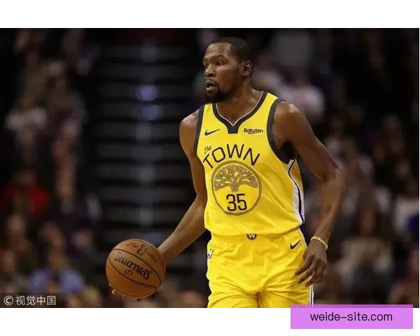 杜兰特谈破防秘诀:底线与三分跑位创造空间显威力 杜兰特谈破防秘诀:底线与三分跑位创造空间显威力